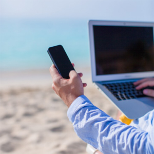 Cet été, votre smartphone en vacances peut mettre votre entreprise en danger Cet été, votre smartphone en vacances peut mettre votre entreprise en danger