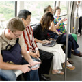Les franais sont les plus connects  leur smartphone dans les transports